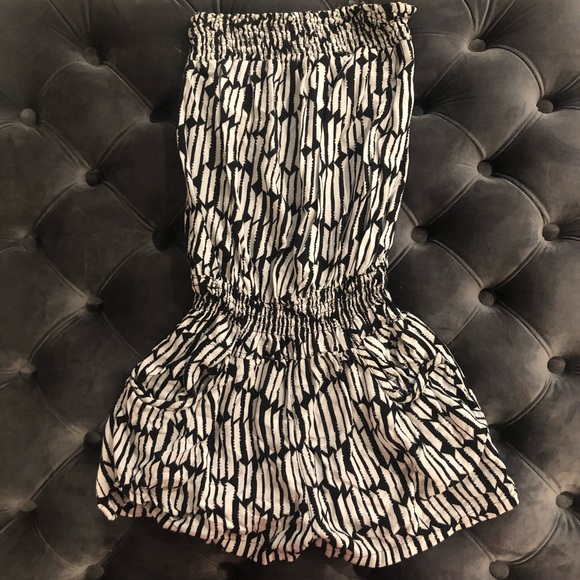 dELiA*s Pants - Black & White Cinch Waist Romper with Pockets